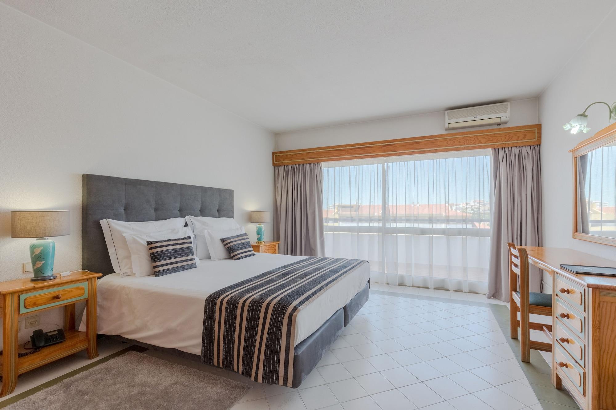 Luna Da Oura Aparthotel